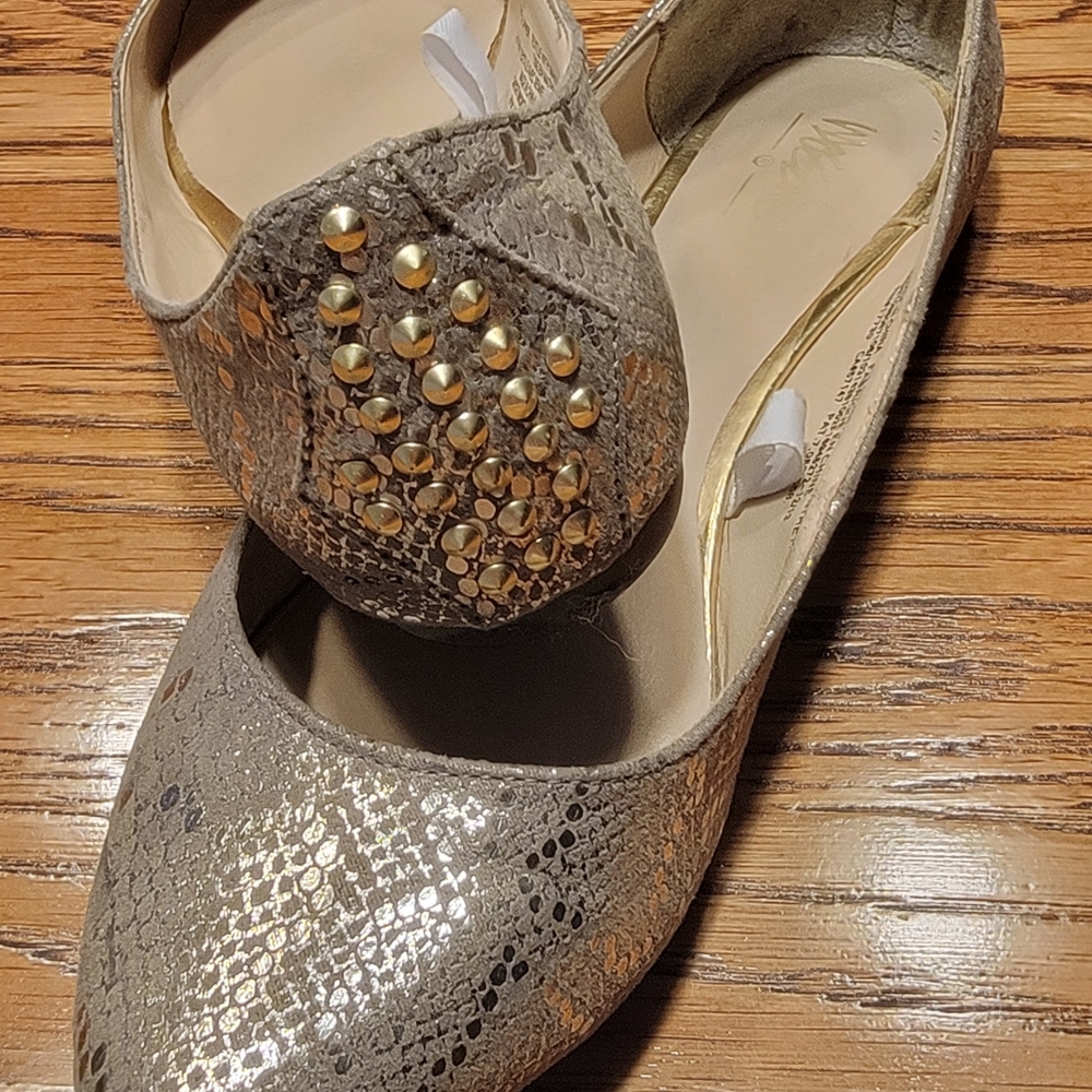 Lady's shoe size 7